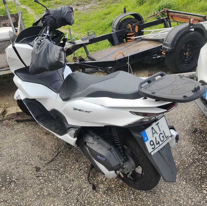 2 motas Honda PCX 125
