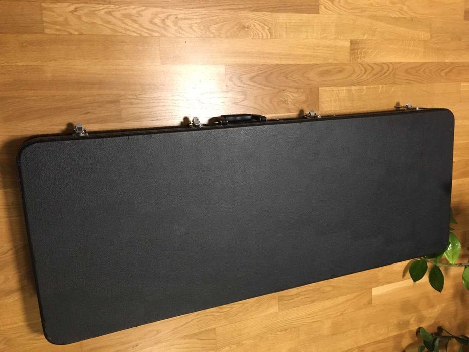 Schecter Diamond V-1 CUSTOM Duncan Designed Active HB+кейс, есть ВИДЕО