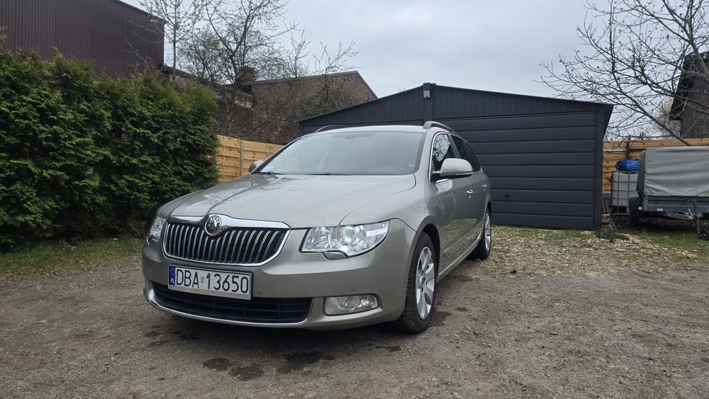 Skoda Superb II 1.6 TDI CARPLAY Czujniki parkowania przód tył Keyless Go