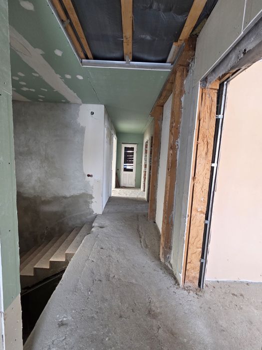 Продається будинок з цегли під ремонт у с.Рихтичі 5км до Дрогобича