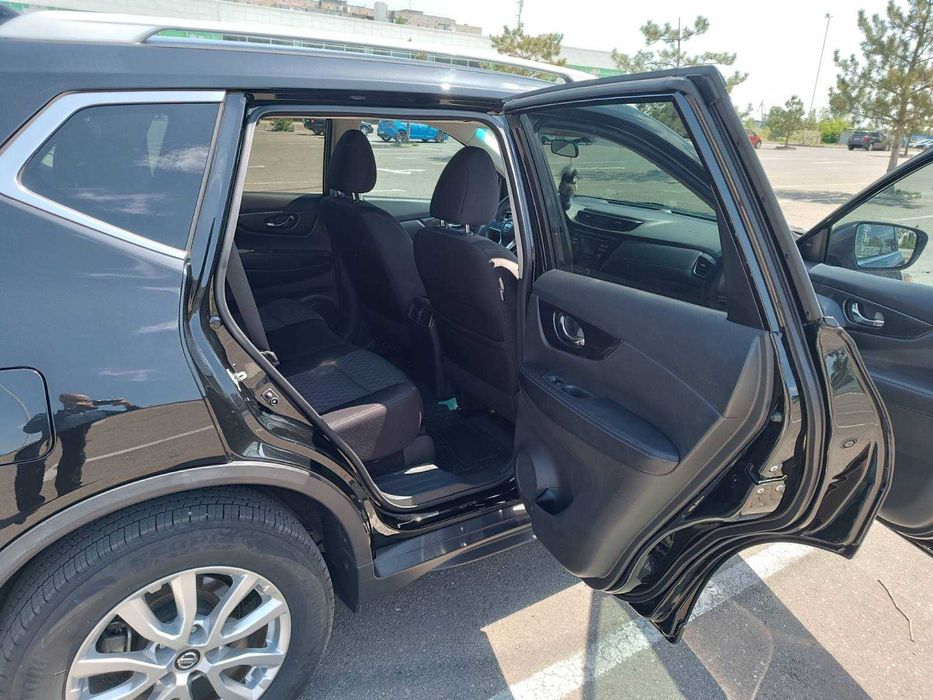 Nissan ROGUE 2017 року