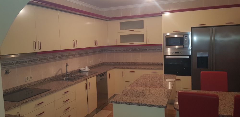 Aluga-se Moradia em banda