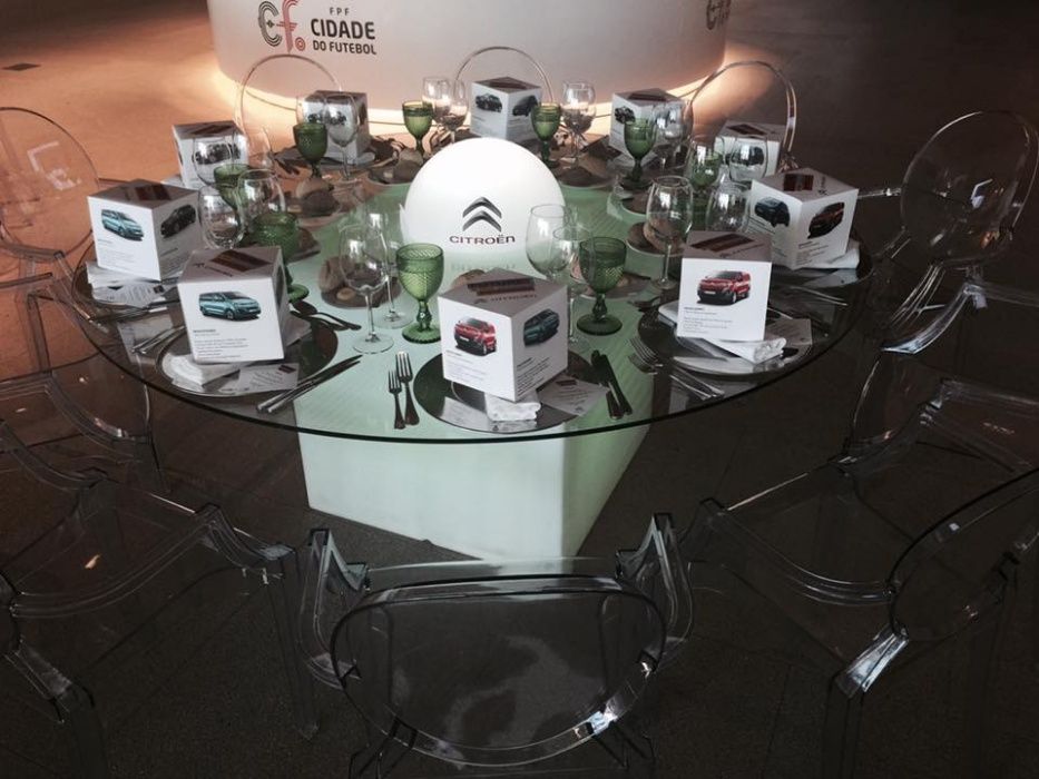 Mesa com luz catering evento