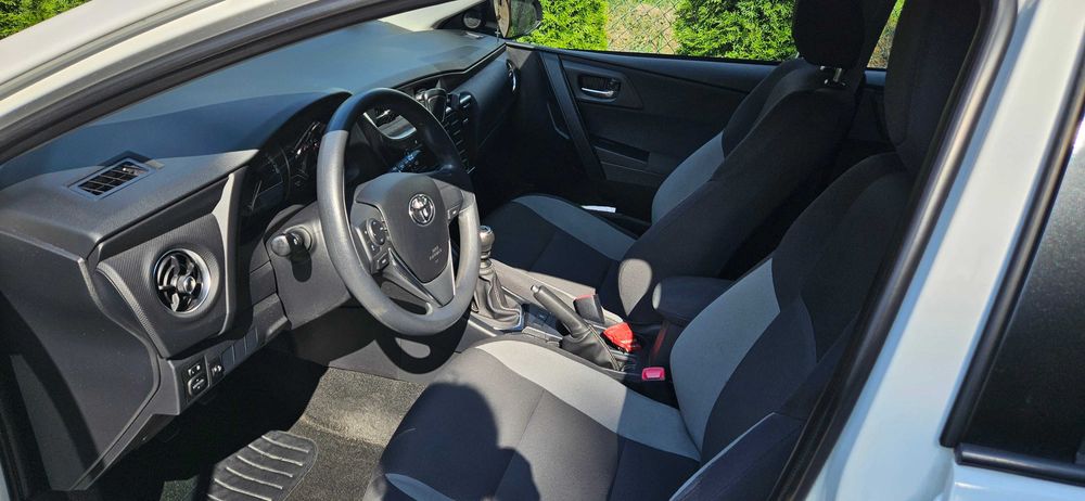 Toyota Auris 2016