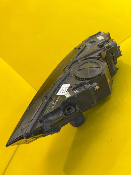 lampa prawa przednia audi q7 bi-xenon led 4m0941006