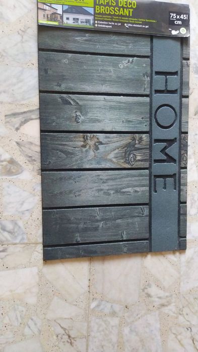 Tapetes de entrada novos