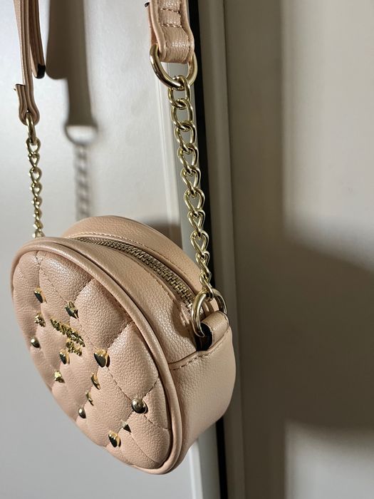 Vendo mala Guess muito bonita