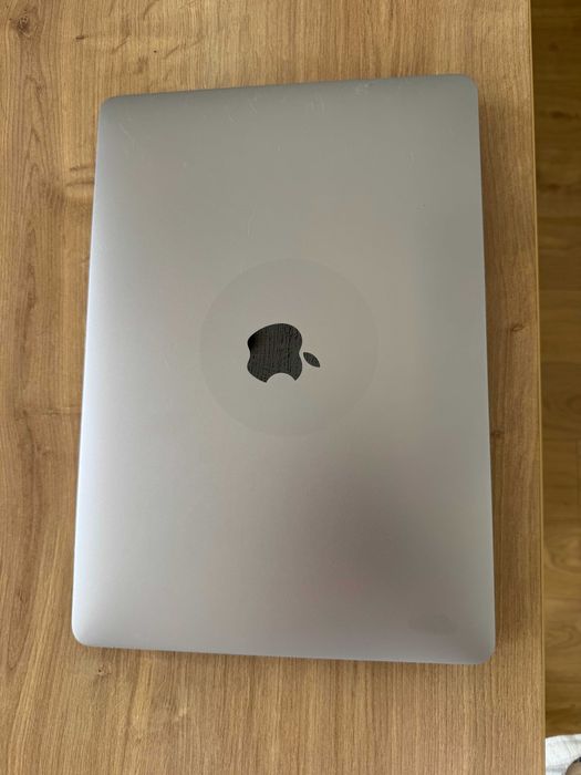 MacBook Pro 13" 2019 (Four Thunderbolt 3), i7 2.8GHz, 16GB RAM, 256GB SSD