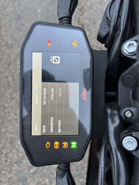 KTM 890 Duke de 2022