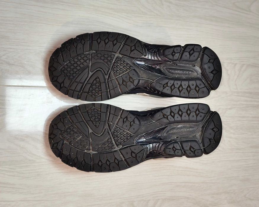 Оригінальні Кросівки  New Balance 2002R x The Basement