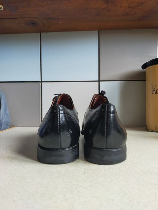 Buty półbuty wizytowe Ochnik lakierki skórzane czarne 39