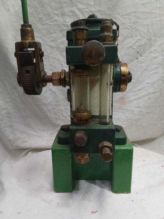 Bomba manual creio para calibrar injetores.