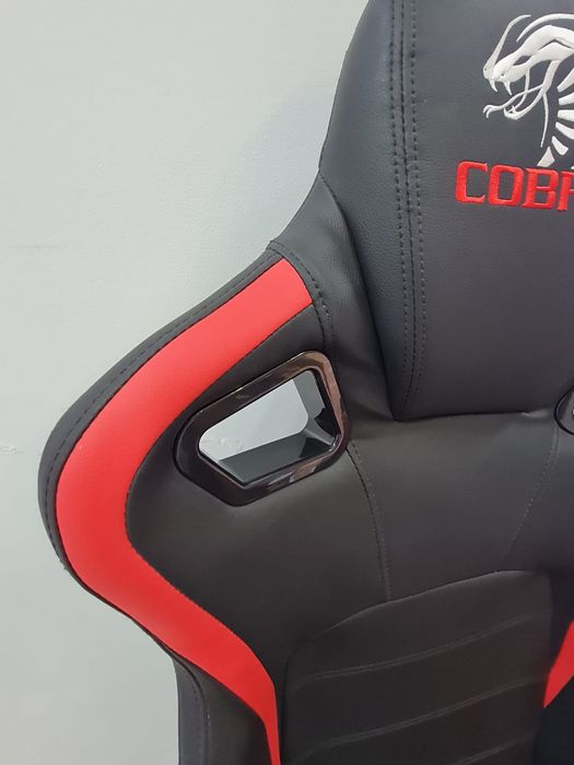 Playseat com Volante Thrustmaster TMX Pro Force Feedback + Pedais