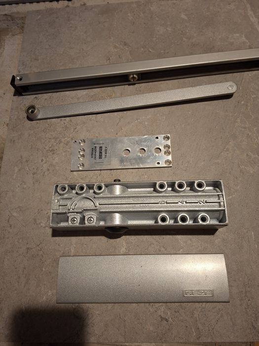 Samozamykacz Geze Ts 2000