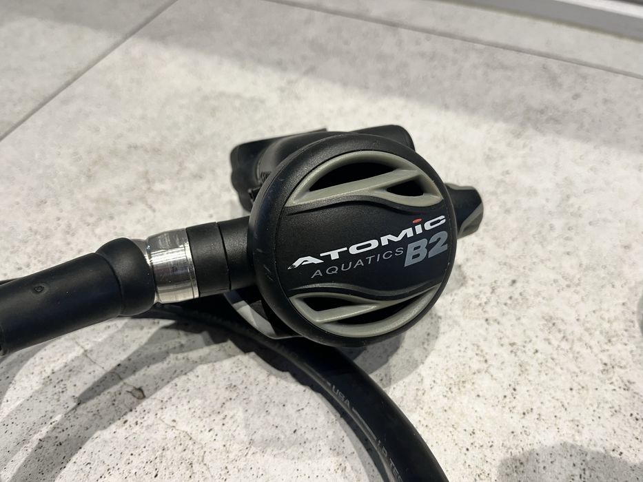 Automat Atomic skonfigurowany pod Sidemount