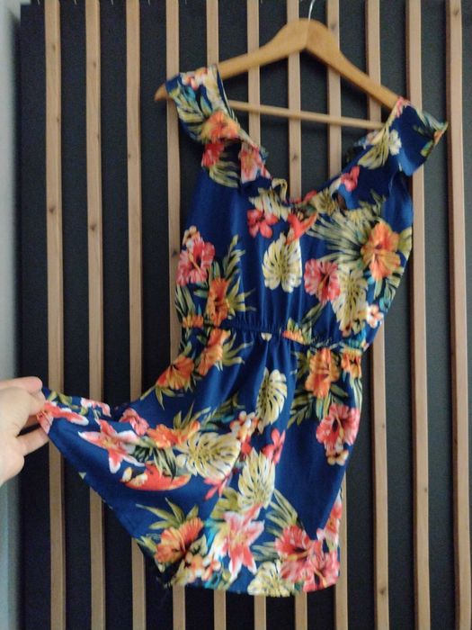 Zestaw 12 ubrań damskich S/M-sukienki, spódniczki, spodenki+ gratis