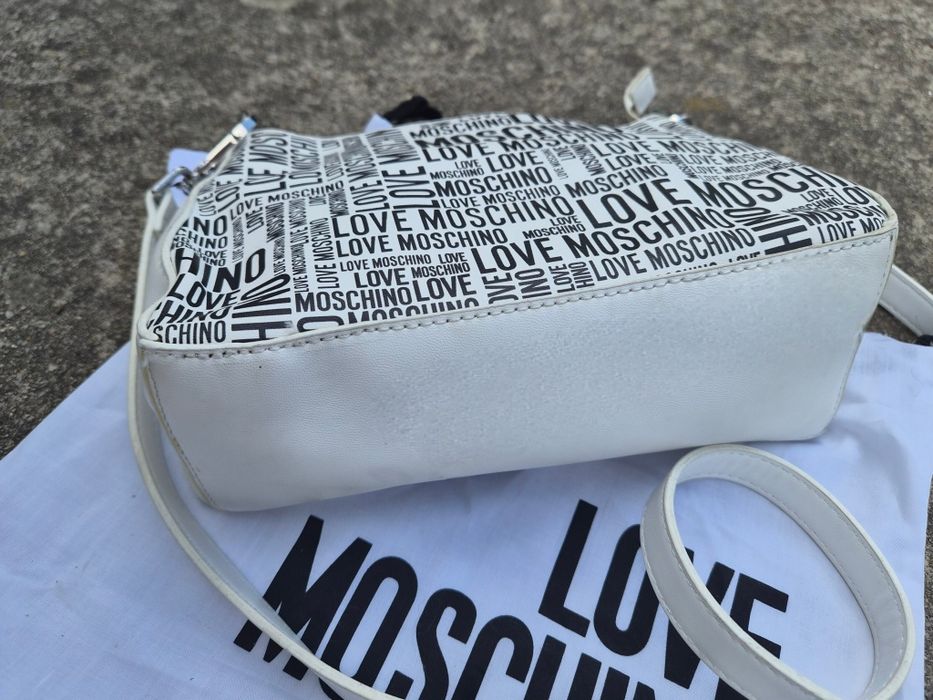 Mala Love Moschino