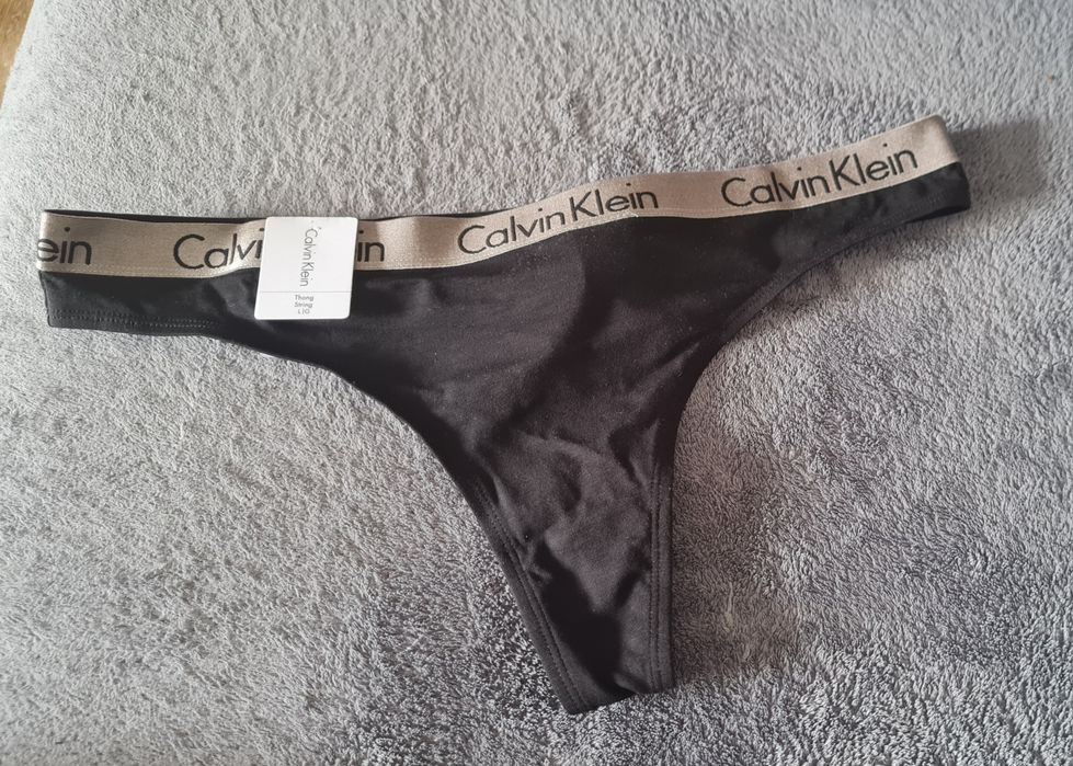 Stringi Calvin Klein L, XL