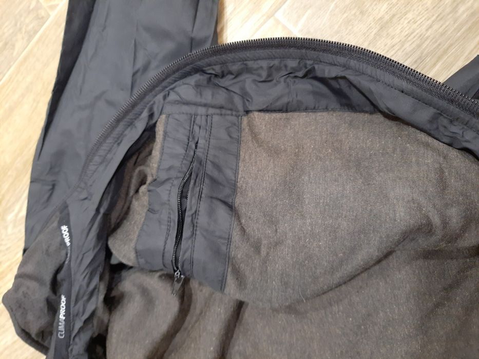 Продам спортивный костюм