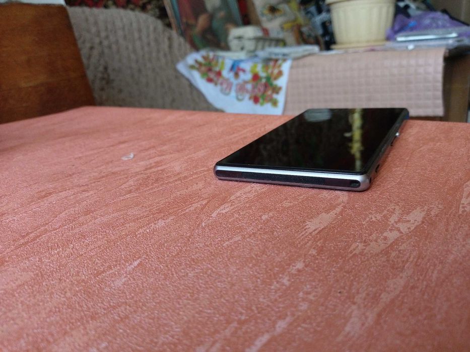 Sony Xperia Z1 - 20.7 Мп,OTG, Защита от пыли, воды, влаги 2/16
