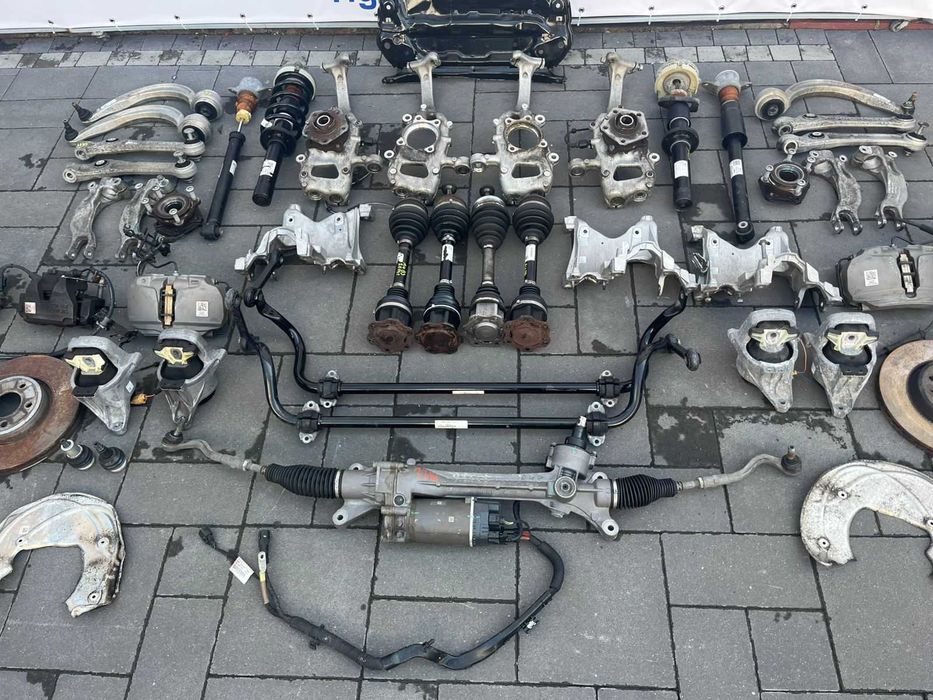 Передня підвіска Audi a4 b9 стійка 8W0407156A 8W0407693A 8W9035E