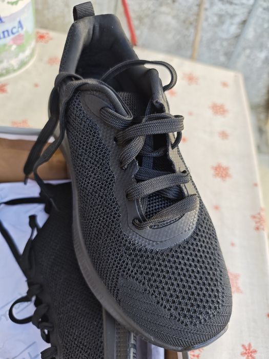 Women's sneakers, Size 38, BRAND NEW in box.