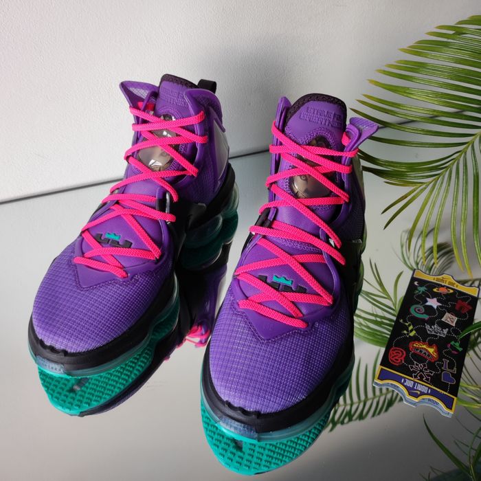 Кросівки баскетбольні Nike LeBron 19
(CZ0230-500)
Оригінал!