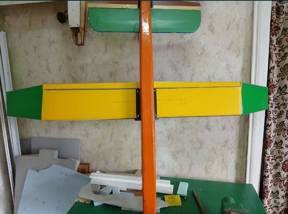 Авіамодель під радіо