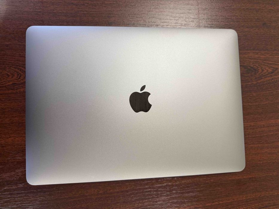 Продам MacBook Air М1, 2020