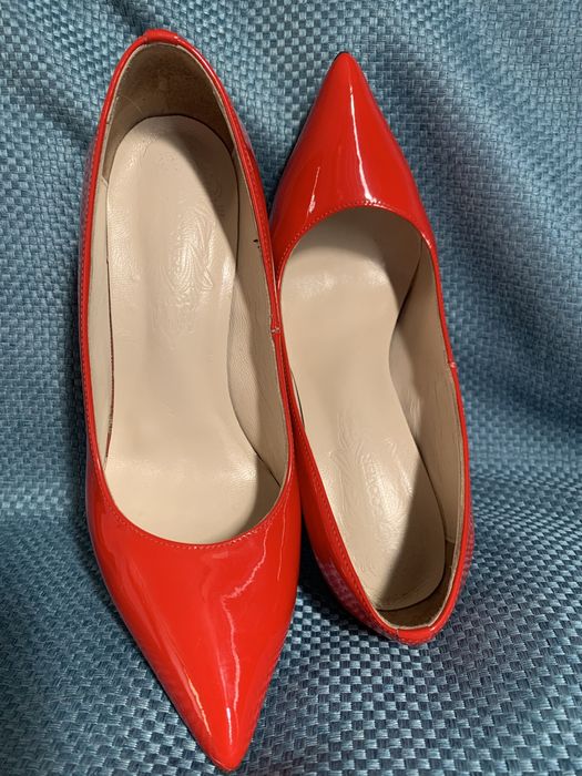 Вишукані вечірні туфлі