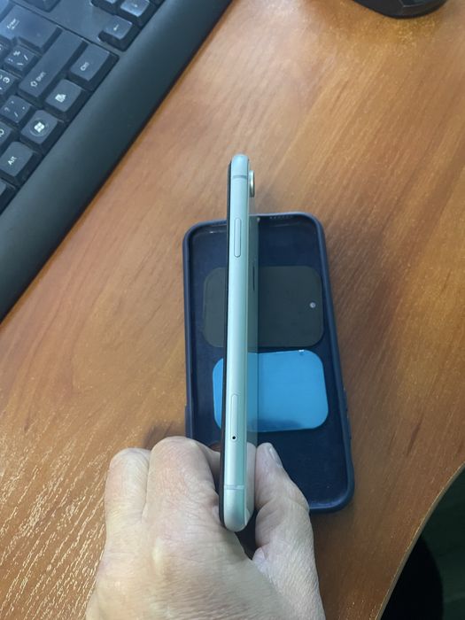 Продається iPhone XR на 128 GB у повністю робочому та доглянутому стані.