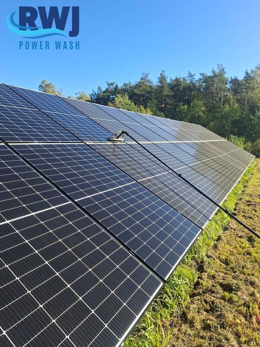 mycie paneli fotowoltaicznych, farm PV, przeszkleń