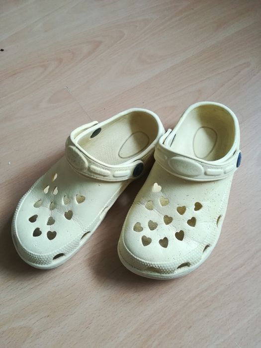 Klapki kroksy dla dziewczynki
