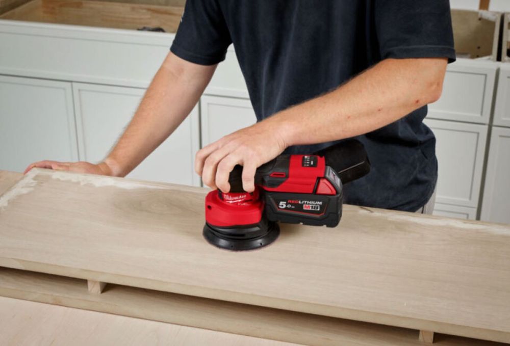 Шліфмашина ексцентрикова акумуляторна MILWAUKEE M18 FROS125-0B 125мм