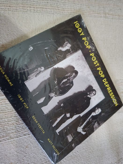 Cd novo selado Iggy Pop com Queens of Stone Age