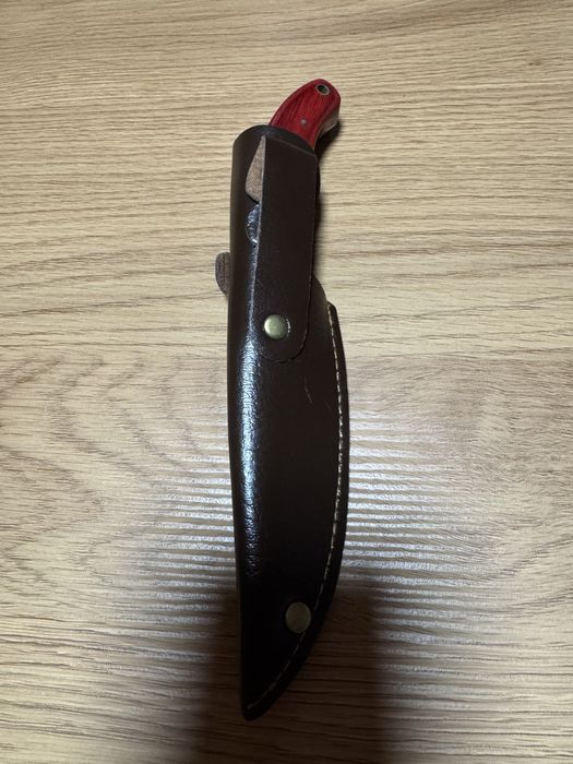 Nóż stal nierdzewna z etui