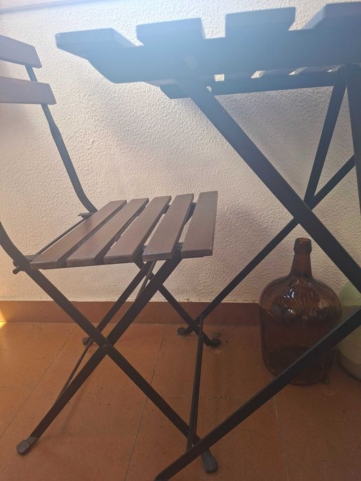 Mesa com cadeiras