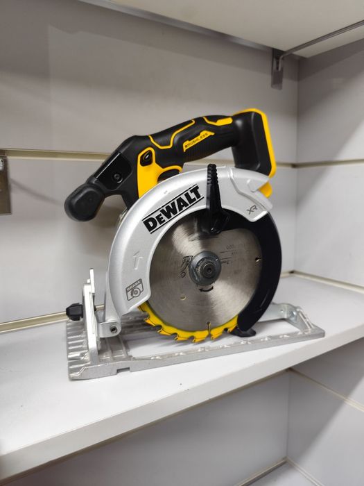 Вживана DeWalt DCS 565 акумуляторна безщіткова паркетка Деволт оригінал