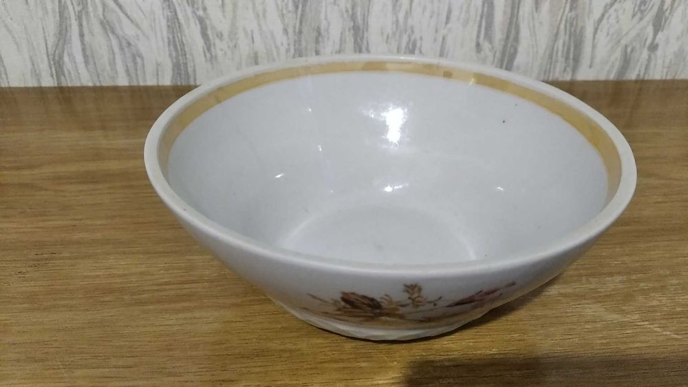 Пиалы разные и соусник с блюдцем