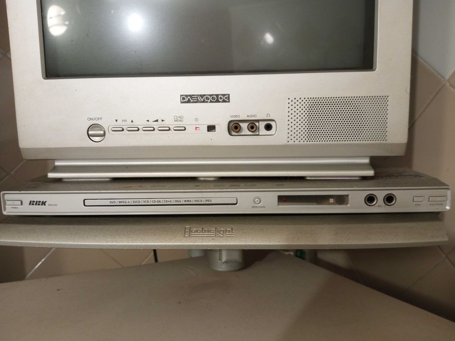 DVD - плеєр BBK dv412sl