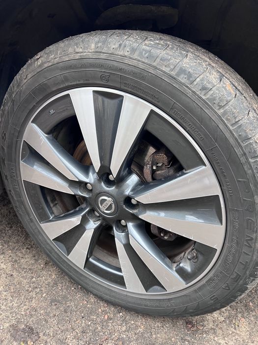 Продам Nissan Leaf 9/12 . Возможен обмен