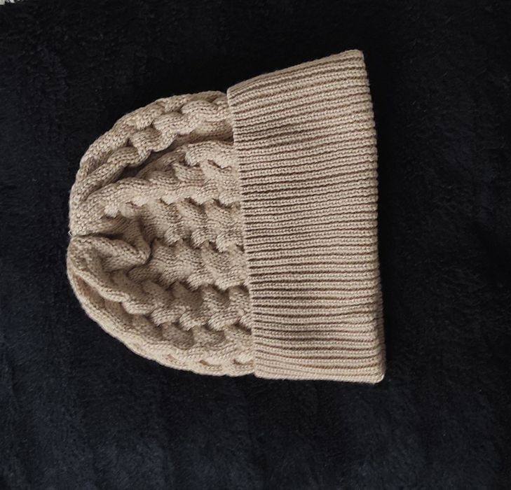 Czapka damska beżowa z wełny merino