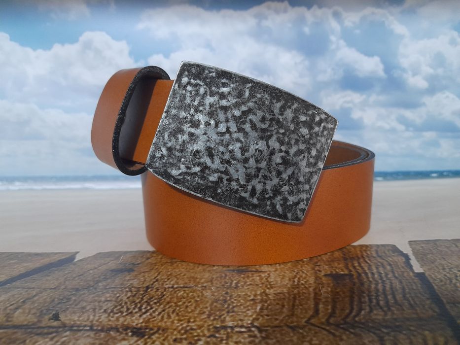 Чоловічий шкіряний ремінь з металевою пряжкою Німеччина