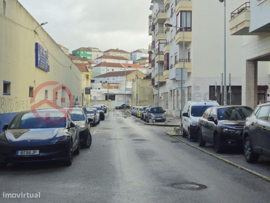 Garagem no Centro da Cova da Piedade