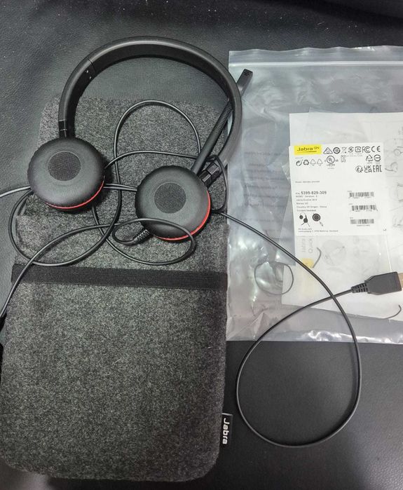 Jabra Evolve 30II - Professional Use, Noise-Cancelling Microphone64739029906433121
