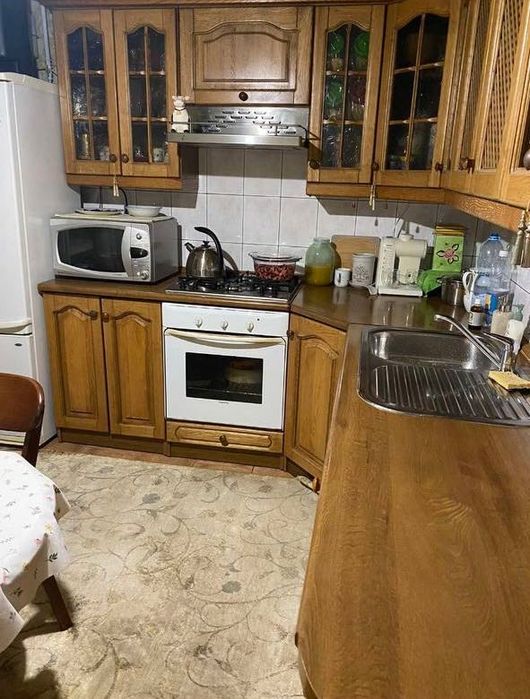 Кухня, фасад із натурального дерева