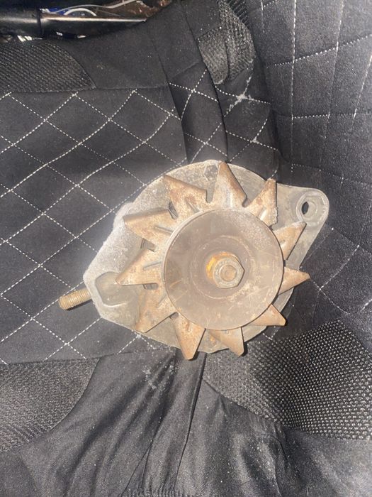 генератор на ваз ( ТОРГ)