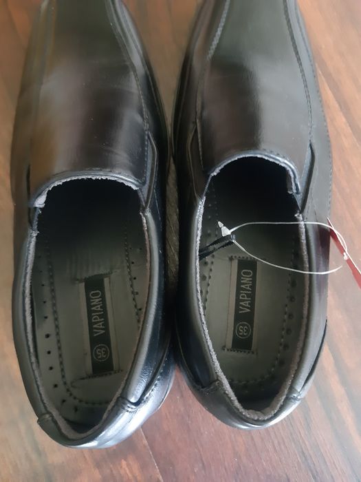 Nowe elegancjkie buty chłopięce Vapiano rozmia 35