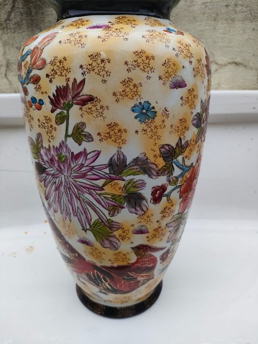 Jarrão em louça muito lindo