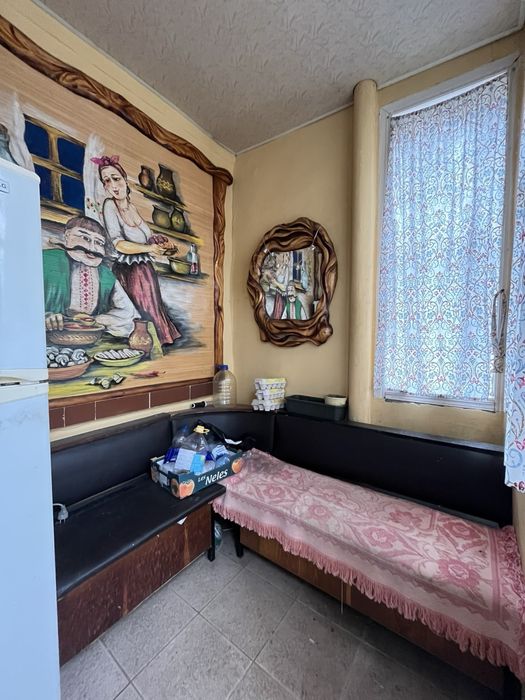 Продаж двоповерхового будинку з банею та ставком